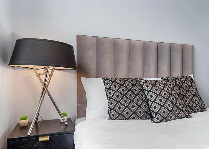 Stunning 1 Bedroom In Westminster With Ac Sleeps 4